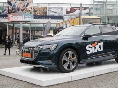 Vehículo de Sixt en exposición.