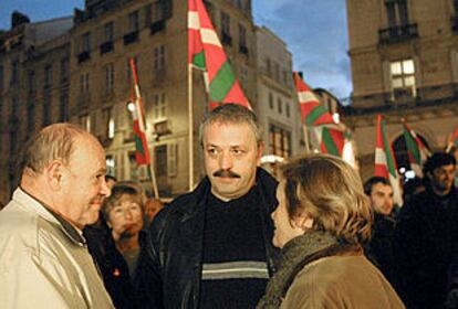 Juan María Olano, ayer en la manifestación en la que participó en Bayona (Francia).