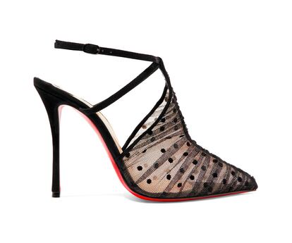 Zapatos de tacón de Christian Louboutin (825 euros).