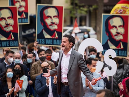 El candidato de Ciudadanos a la presidencia de la Comunidad de Madrid, Edmundo Bal, durante un acto del partido en la Plaza del Dos de Mayo, el sábado.