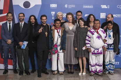 El elenco de la película 'El sueño del marakame', ganadora en la categoría de mejor ópera prima.