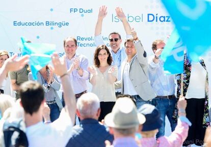 Isabel Díaz Ayuso, candidata del PP a la Comunidad, en un acto de campaña en Las Rozas, este domingo