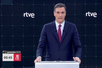 El candidato socialista, Pedro Sánchez, durante el debate a cuatro entre los principales líderes políticos de RTVE.