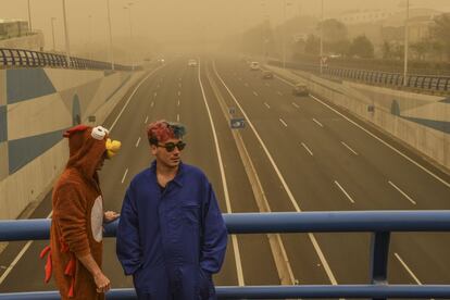 Youngsters dressed up in Tenerife for carnival during the recent sandstorm.