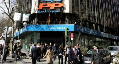 Fachada de la sede central del PP en la calle G&eacute;nova de Madrid.