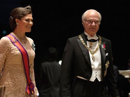 La princesa Victoria de Suecia y el rey Carlos Gustavo, en un evento celebrado en Tokio (Japón) el 22 de octubre de 2019.