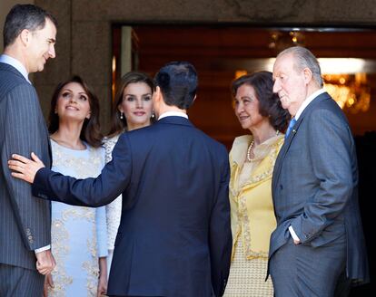 Enrique Peña Nieto, presidente de México, junto a la Familia Real.