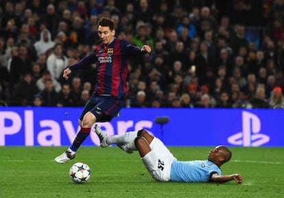 Messi supera a Fernandinho.