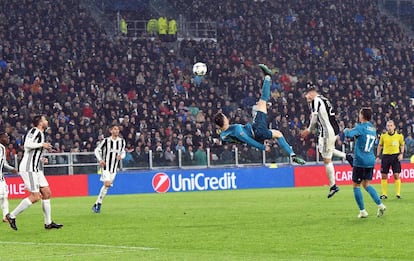 Cristiano Ronaldo anota de chilena el 2-0 contra Juventus