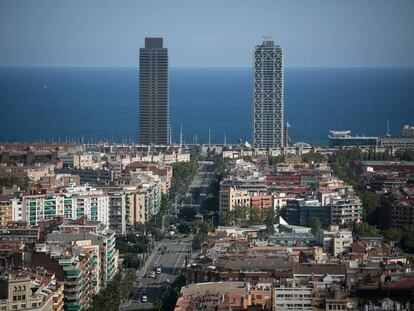 Vista panorámica de Barcelona desde la basílica de la Sagrada Familia.