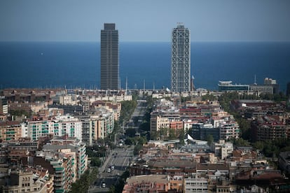 Vista panorámica de Barcelona desde la basílica de la Sagrada Familia.