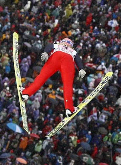 El austriaco Kofler, durante uno de sus saltos.