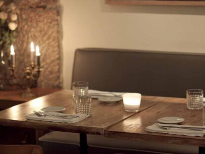 Una mesa del restaurante del barrio de Las Letras.