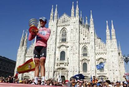 Contador luce su segundo Giro.