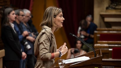 Jéssica Albiach, líder de los comunes en el Parlament, en una intervención en la Cámara catalana.