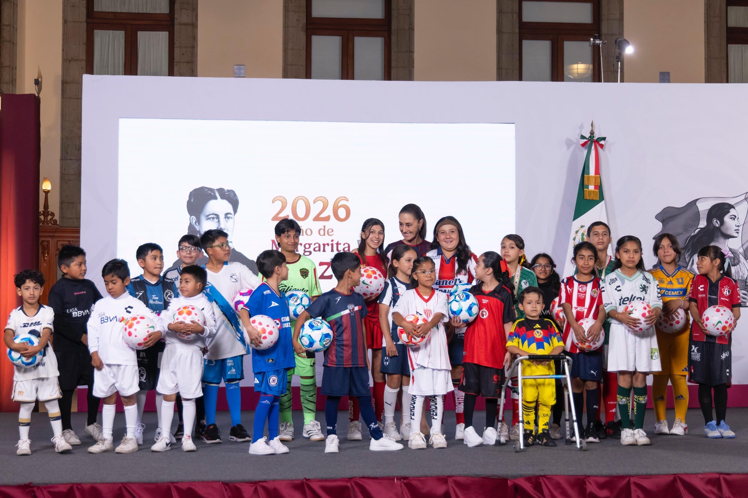 Sheinbaum y los clubes de la Liga MX lanzan un sem