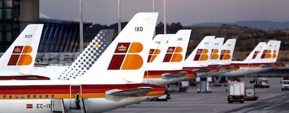 Aviones de Iberia en la Terminal T-4 del aeropuerto de Madrid Barajas.