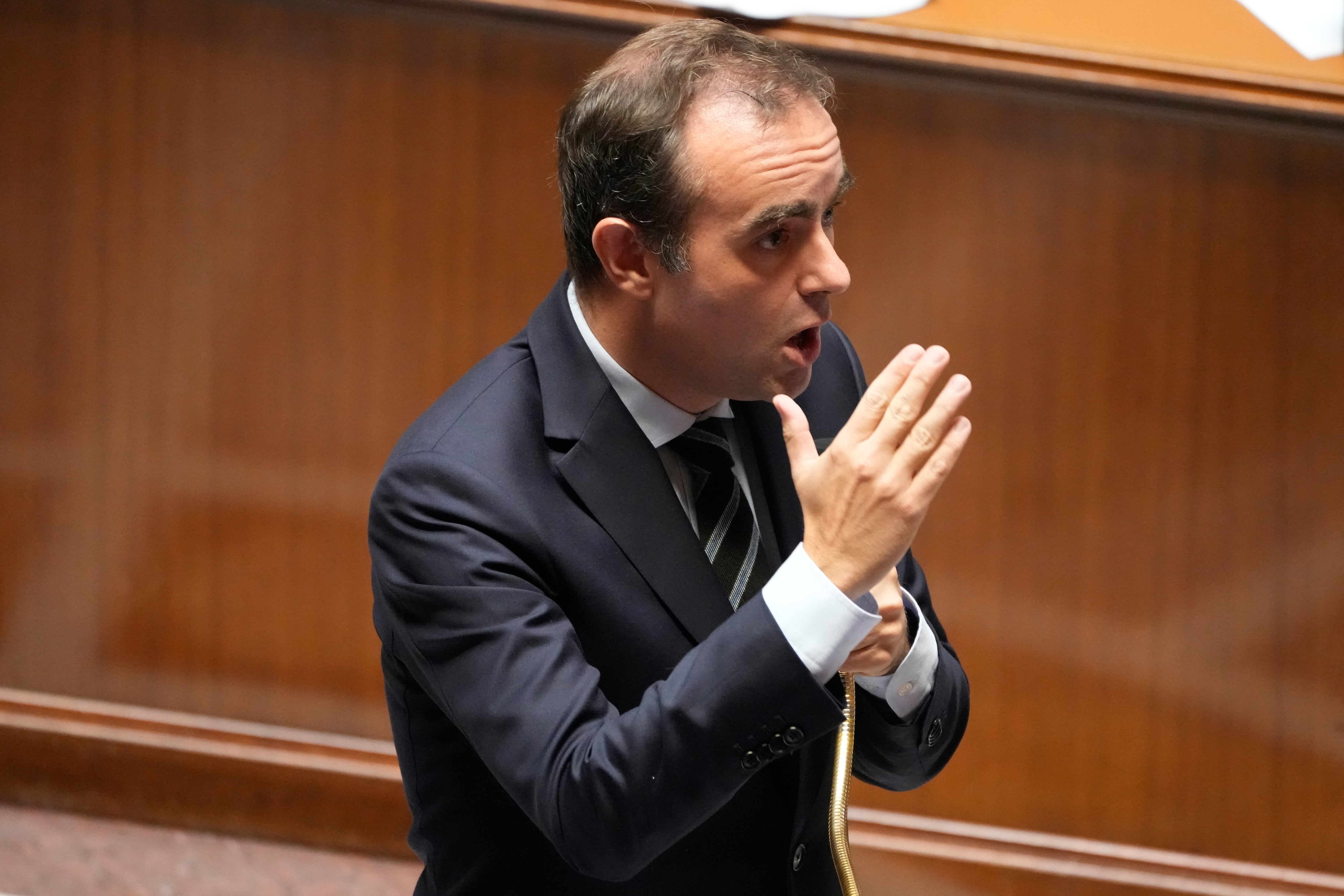 The freezing of pension reform gives the French prime minister a respite