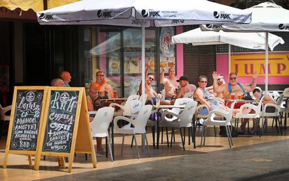 Turistas británicos en Benidorm, Alicante