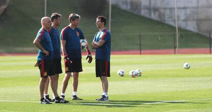 De izquierda a derecha, David Gordo (seleccionador sub-17), Santi Denia (sub-19), Miguel Ángel España (preparador de porteros) y Francis Hernández (coordinador).