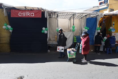 La Paz sitiada: filas de horas para comprar un pollo y de hasta cuatro días para gasolina 1 2GOLXVHQMRLV7DXGQ5N4ZB5L24