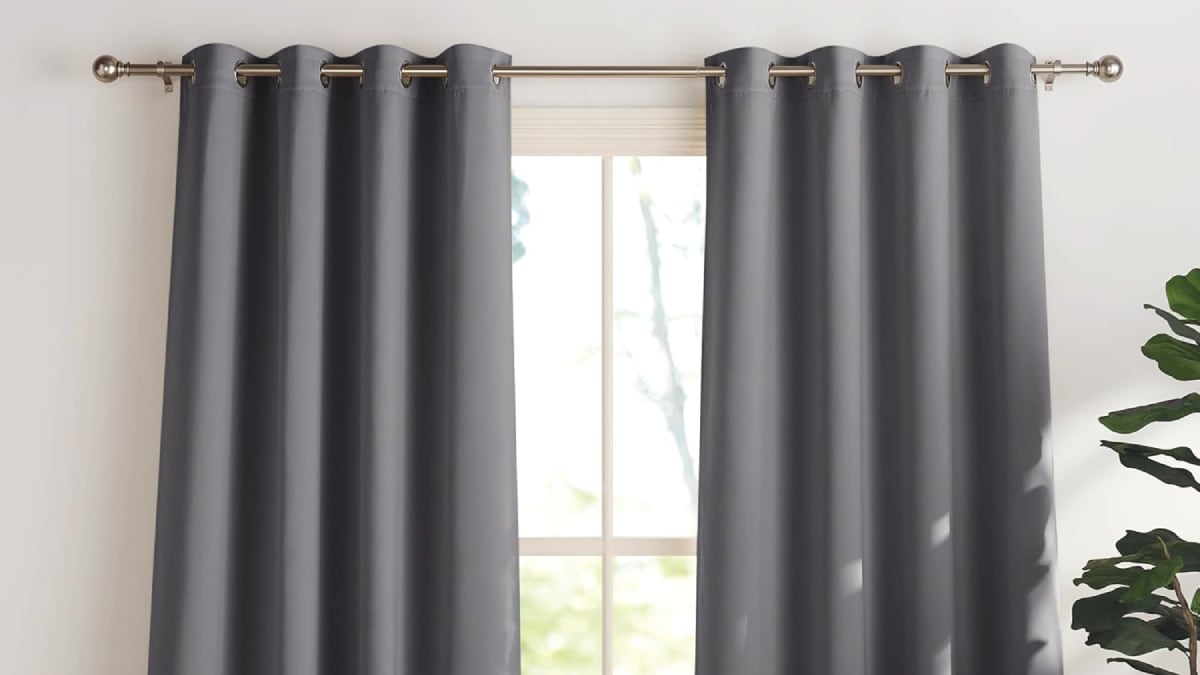 Elige las cortinas térmicas más vendidas para combatir el calor dentro de casa.
