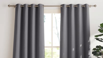 Artículo de EL PAÍS Escaparate que describe las ventajas de usar cortinas térmicas para aliviar el calor en casa.