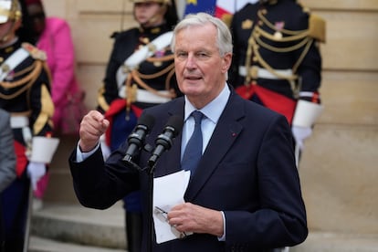 El nuevo primer ministro francs Michel Barnier, en la ceremonia de traspaso de poderes, este jueves.