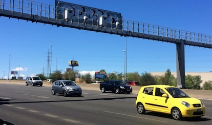 Radares fijos instalados en la autova de Extremadura (A-5), a la altura de Alcorcn.