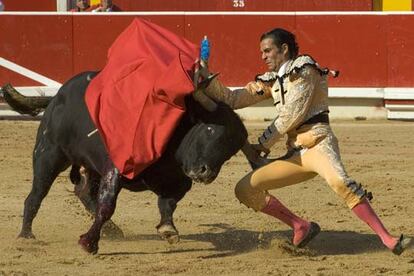 Uceda Leal, en su primer toro de la tarde.