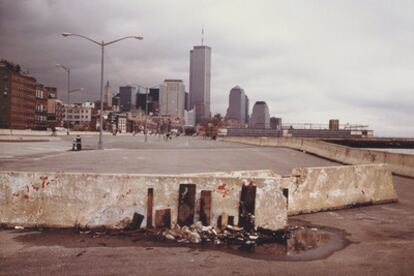<i>Isla en la isla,</i> fotografía de Gabriel Orozco incluida en la exposición <i>Manhattan, uso mixto,</i> en el Museo Reina Sofía.
gallery