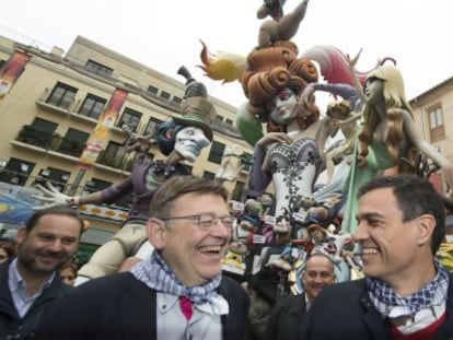 Ximo Puig (a la izquierda) y Pedro S&aacute;nchez en Valencia. 