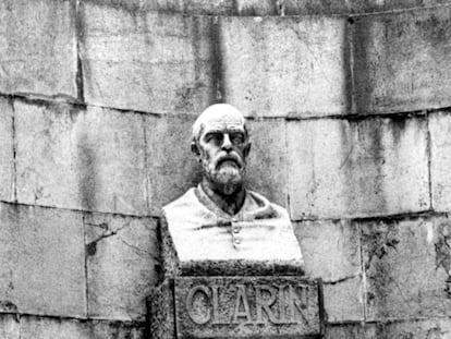 Monumento a Leopoldo Alas "Clarín" en el campo de San Francisco, Oviedo.