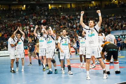 Los jugadores del Ciudad Real celebran un triunfo en la Liga de Campeones.