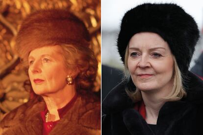 Margaret Thatcher y Liz Truss, con un estilismo similar, con gorros de piel y abrigos con piel en el cuello.