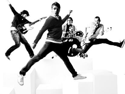 El canto del Loco son David Otero (izquierda), Chema Ruiz (derecha), Jandro Velázquez (detrás) y su líder (al frente), Dani Martín.