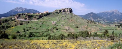 Vista del pueblo de Riópar viejo, en la sierra de Alcaraz (Albacete).