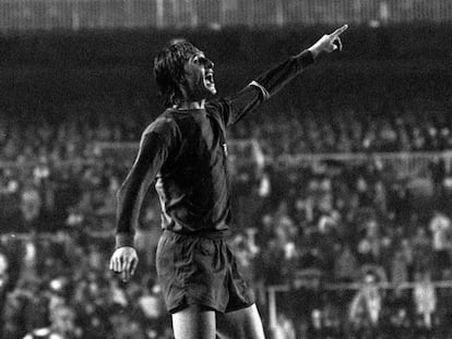 Cruyff, durante um Real Madrid x Barcelona em 1976.