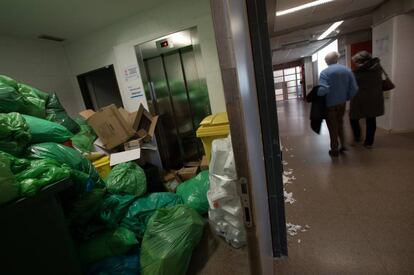  Los trabajadores de la limpieza del Hospital Clinico San Carlos se declaran en huelga