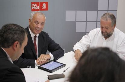 Pachi Vázquez durante la reunión del PSdeG