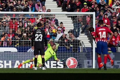 Griezmann marca de penalti el gol del Atlético al Levante.