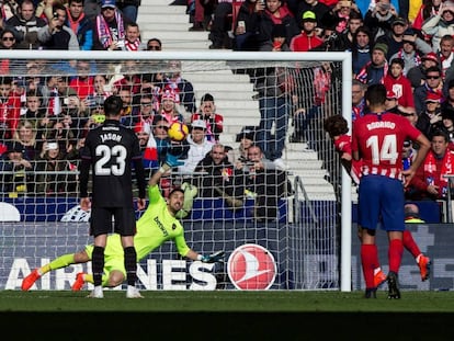 Griezmann marca de penalti el gol del Atlético al Levante.