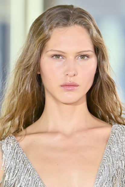 La top model Angelina Kendall desfilando para Stella McCartney en marzo de 2025.