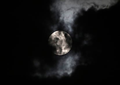 Cuándo y cómo ver la superluna en México