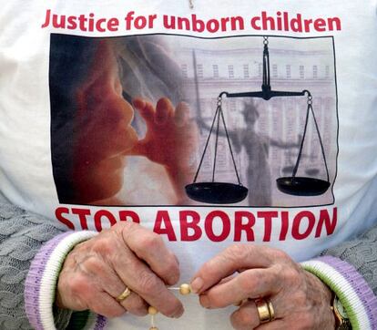 Una campa&ntilde;a europea contra el aborto. / Paul Macerlane (Reuters)