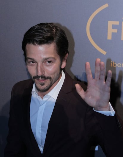 El actor Diego Luna durante la entrega de los premios.