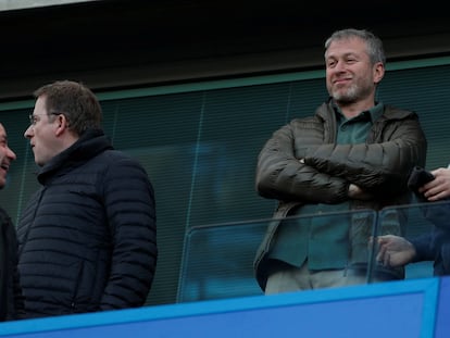 Román Abramóvich, durante un partido del Chelsea en Stamford Bridge en diciembre de 2016.