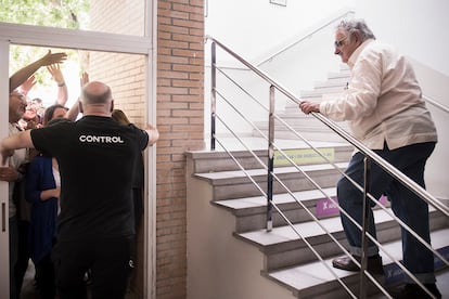 El expresidente de la Republica de Uruguay José Mujica llega al Casinet d'Hostafrancs en Barcelona para dar una una conferencia organizada por Casa América, el 31 de mayo de 2015.