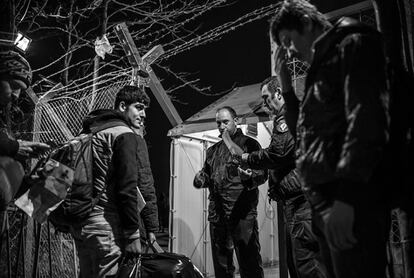 Refugiados a su llegada a Europa. Foto: PABLO TOSCO/OXFAM.