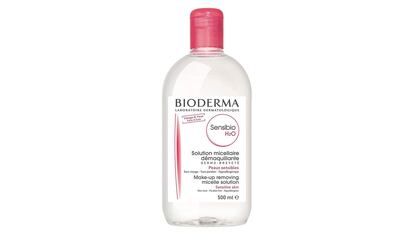 que es el agua micelar, ¿Qué beneficios tiene el agua micelar de Bioderma?, ¿Cómo se usa el agua micelar de Bioderma?, Agua micelar propiedades, ¿Cuántas veces se puede usar el agua micelar?, desmaquillante agua micelar, Agua micelar Bioderma